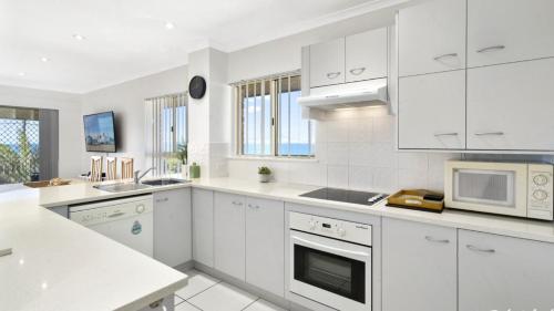 Dapur atau dapur kecil di Fabulous Ocean Views
