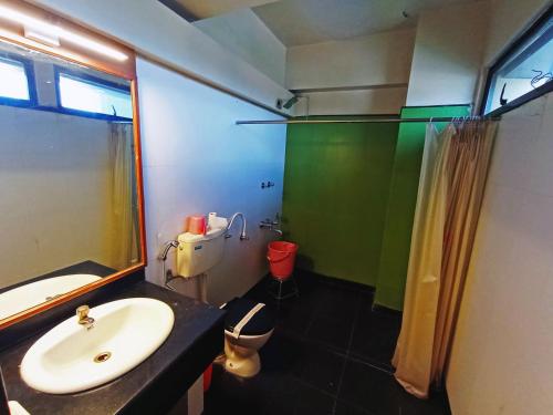 Koupelna v ubytování Sanman Deluxe Lodge