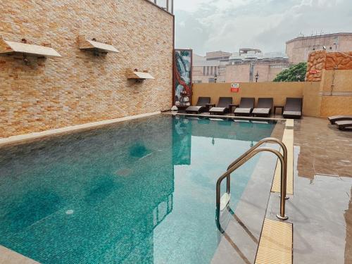 Πισίνα στο ή κοντά στο Hotel De Khuvieng