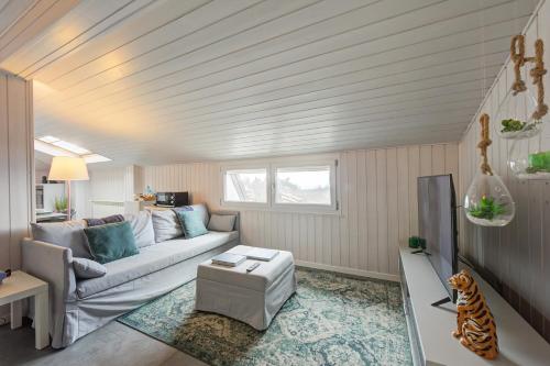 White Paradise Rooftop Stunning Lake View - Happy Rentals