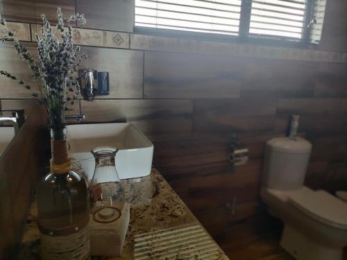 Bilik mandi di Uurpan Lodge