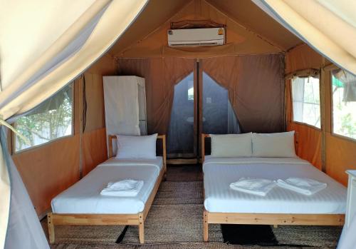 Naivacha Tent Koh Makにあるベッド