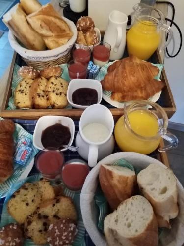 B&Bの敷地内または近くでの食事または食べ物