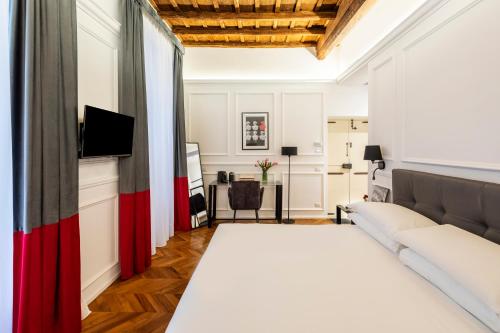 Largo Arenula Suites