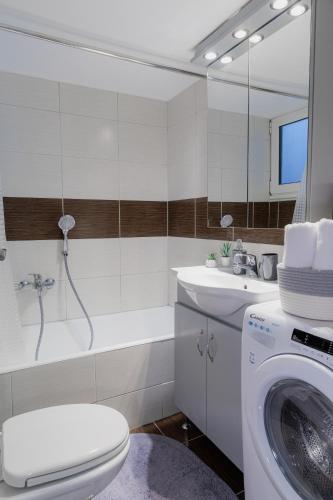 Sunny & Modern apt for 3 persons