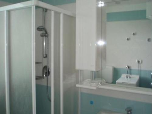 A bathroom at Lovely beachside flat - Beahost