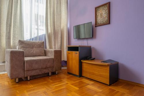 Televisyen dan/atau pusat hiburan di Hotel Slaviani