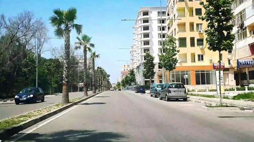 Gallery image of Vila M Vera Rooms with kitchen and Apartments in Durrës