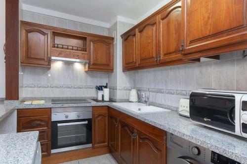 A kitchen or kitchenette at Beach View