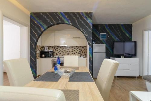 Apartment in Okrug Gornji with sea view, terrace, air conditioning, WiFi 5134-1