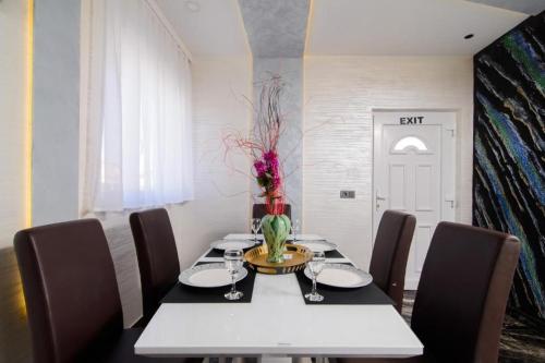 Apartment in Okrug Gornji with sea view, balcony, air conditioning, WiFi 5134-2