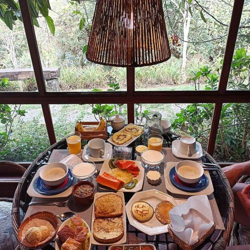 Makanan di atau berdekatan taman percutian