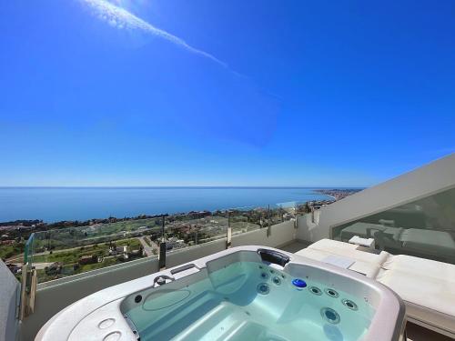 Stupa Hills V F34J - Luxury Sea View Duplex