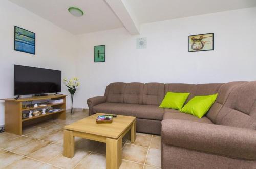 TV a/nebo společenská místnost v ubytování Apartment Jelka