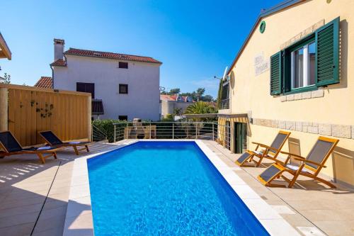 Villa Ivona with heated pool in Rovinj