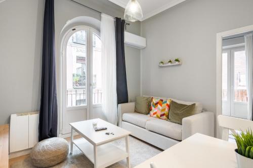 Refurbished Bright-2Bedrooms 1bathroom-Lavapies