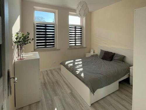 Apartament w Nowym Warpnie z widokiem na wodę.