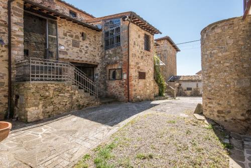 Gambar di galeri bagi Casale Rosennano - Loggia di Rosennano