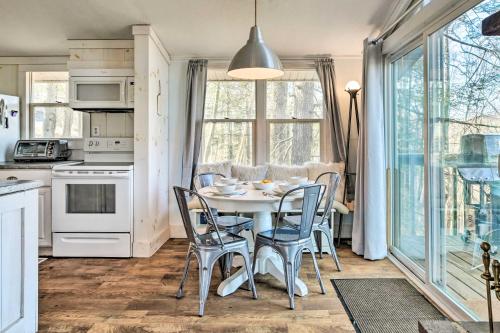 Gallery image of Unplugged Mountain Retreat with Porch Swings! in Imler