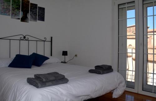 A bed or beds in a room at Mirador de los Amantes - VUTE-23-019