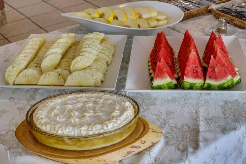 ホテルの敷地内または近くでの食事または食べ物
