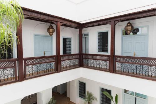 A balcony or terrace at Riad Vivre - Design Boutique Riad in Marrakech