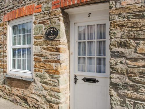 Bumblebee Cottage – Photos 2