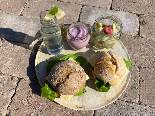 Jídlo v apartmánu nebo okolí