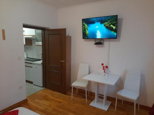 Apartments Anagora I