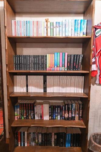 Perpustakaan di apartmen