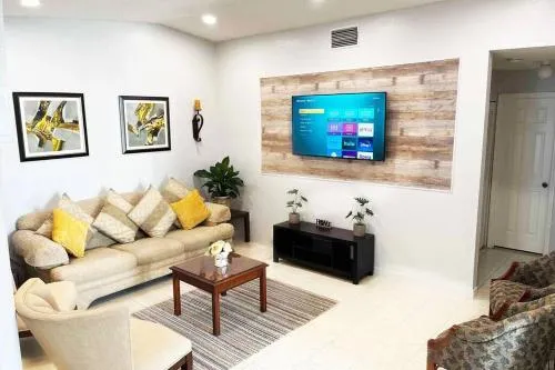 Amazing & cozy Duplex near Zoo Miami ! photo 1