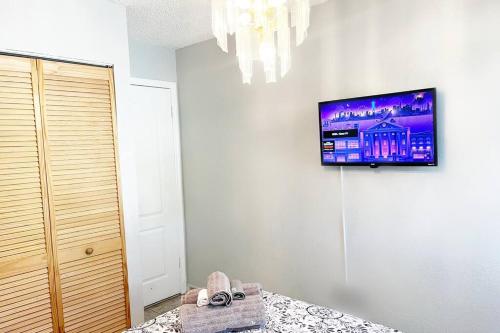 Amazing & cozy Duplex near Zoo Miami ! photo 38