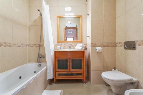BnB Homes Ocean View Apartment with relax Terrace, 2 Swimming pools & Tennis court photo 3