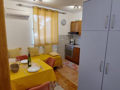 Apartment Roko - 150 m from the Beach