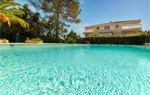 Πισίνα στο ή κοντά στο Domaine Valescia