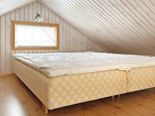 Postel nebo postele na pokoji v ubytování Holiday home Karlskoga