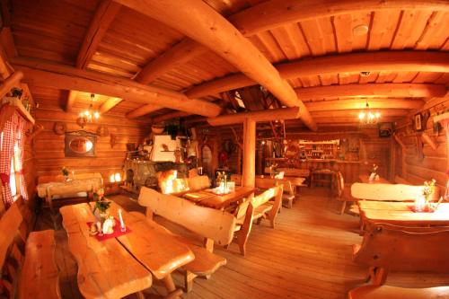 Restoran atau tempat lain untuk makan di Gościniec Beskidzki