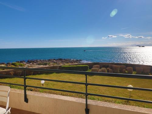 Splendide T2 climatisé en front de mer avec box privatif - FR-1-472A-274