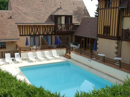 Kolam renang di atau dekat dengan Hôtel Le Romantica