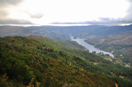 a view of a river from a mountain at Adelaide Hotel in Geres
