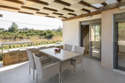 Amalthia & Αthena Beachfront Houses, Pefkohori #FeelsLikeHome