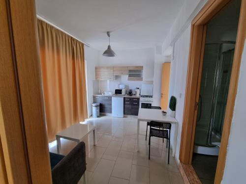 Cucina o angolo cottura di Valentinos Apartments