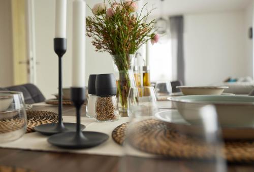 Foto dalla galleria di Ajko Homes - Design Apartment - Parkplatz - Balkon - Netflix - 6 Pers a Walldorf