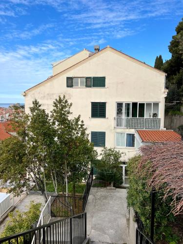 Viewpoint apartment