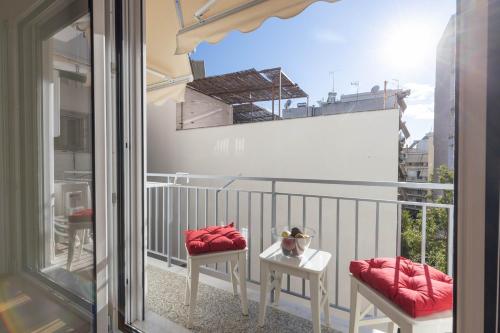 Wonderful Central Athens 2 Bedroom 2 Bath Sleeps 8