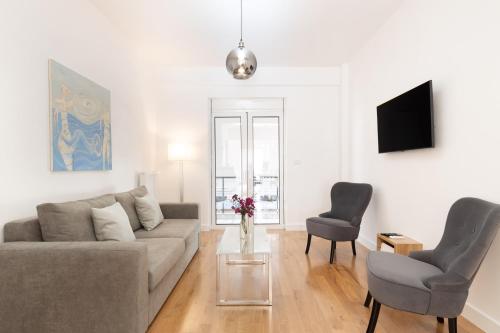 Wonderful Central Athens 2 Bedroom 2 Bath Sleeps 8