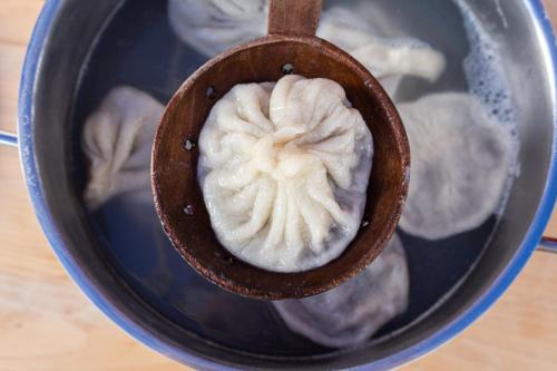ホテルの敷地内または近くでの食事または食べ物