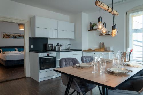 Η κουζίνα ή μικρή κουζίνα στο Liboria: Stylische Altstadtwohnung