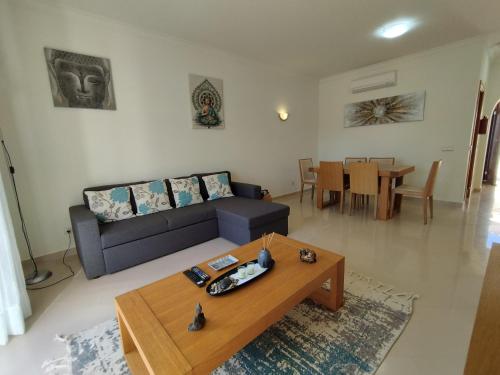 1D Areias de Porches, Pool & A/C - Casas & Papéis