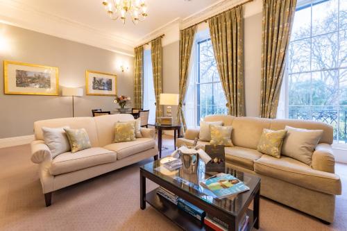 Virginia Woolf Signature Suite
